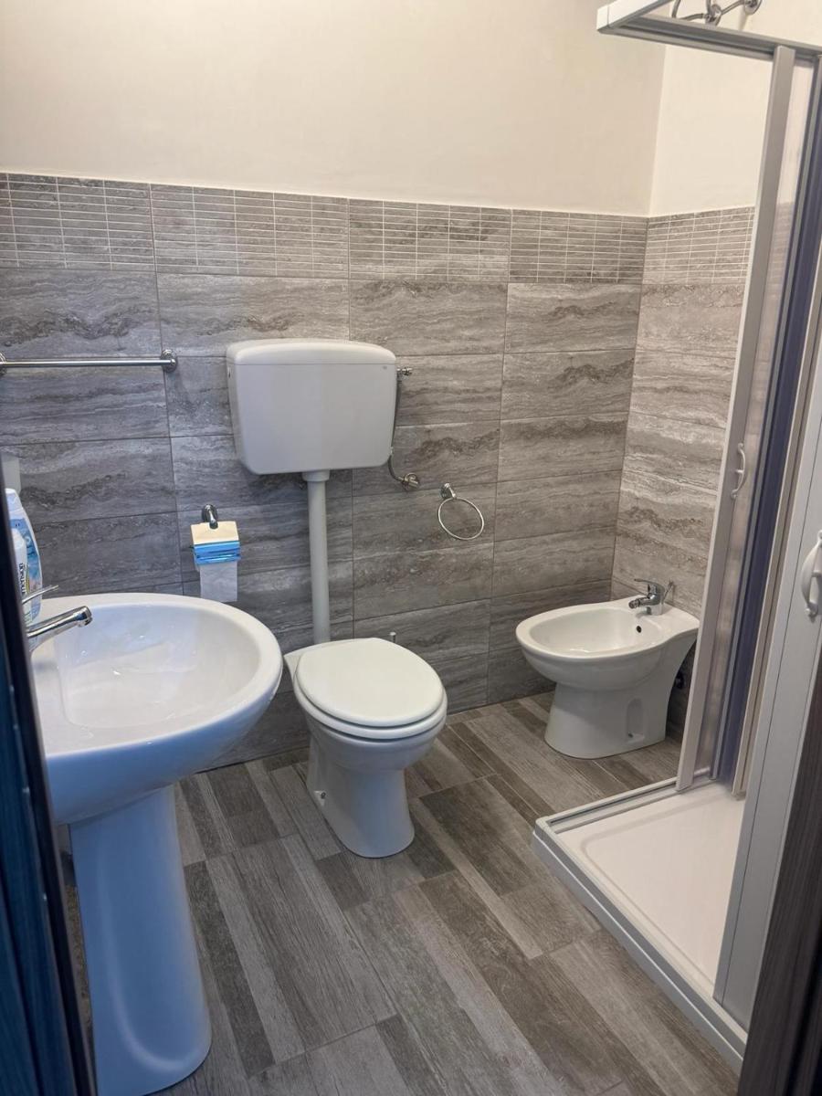 Blu In - Housity