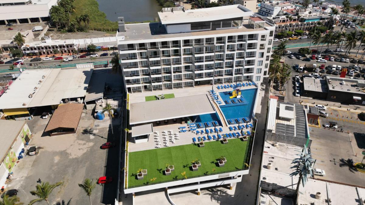 HIGH GARDEN GRAND HOTEL - Housity