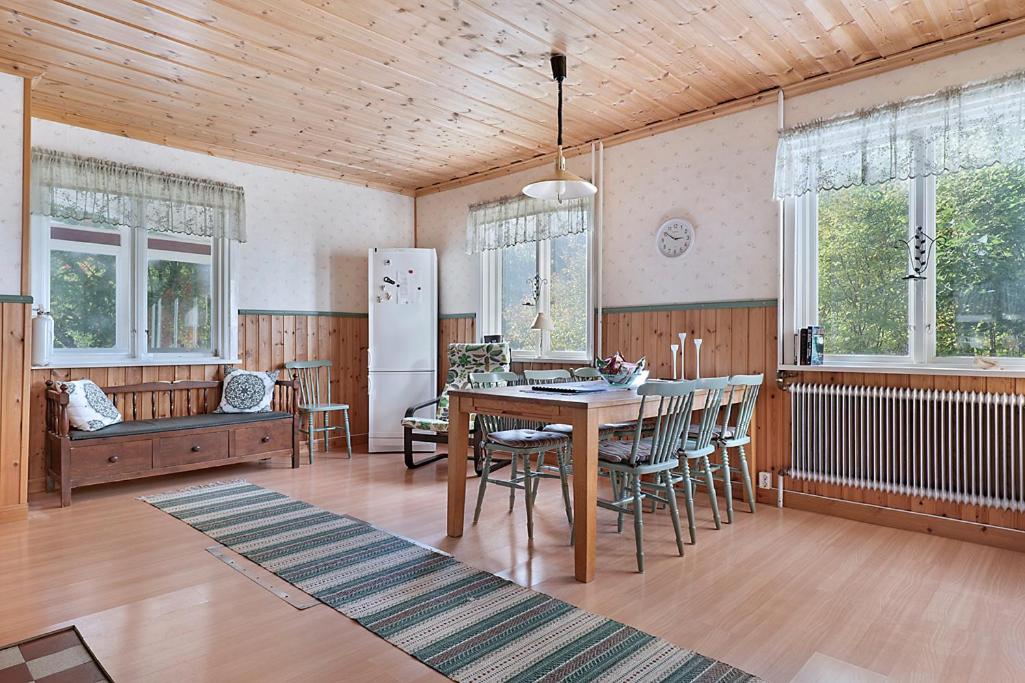 Suitetrails - Cosy 4BR lakeview house 6 min to wind farms