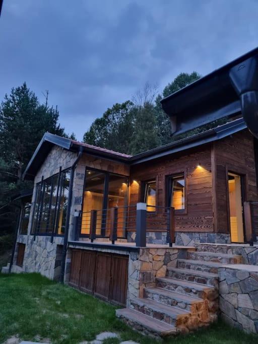 Chiplakova cottage by MRS - Housity