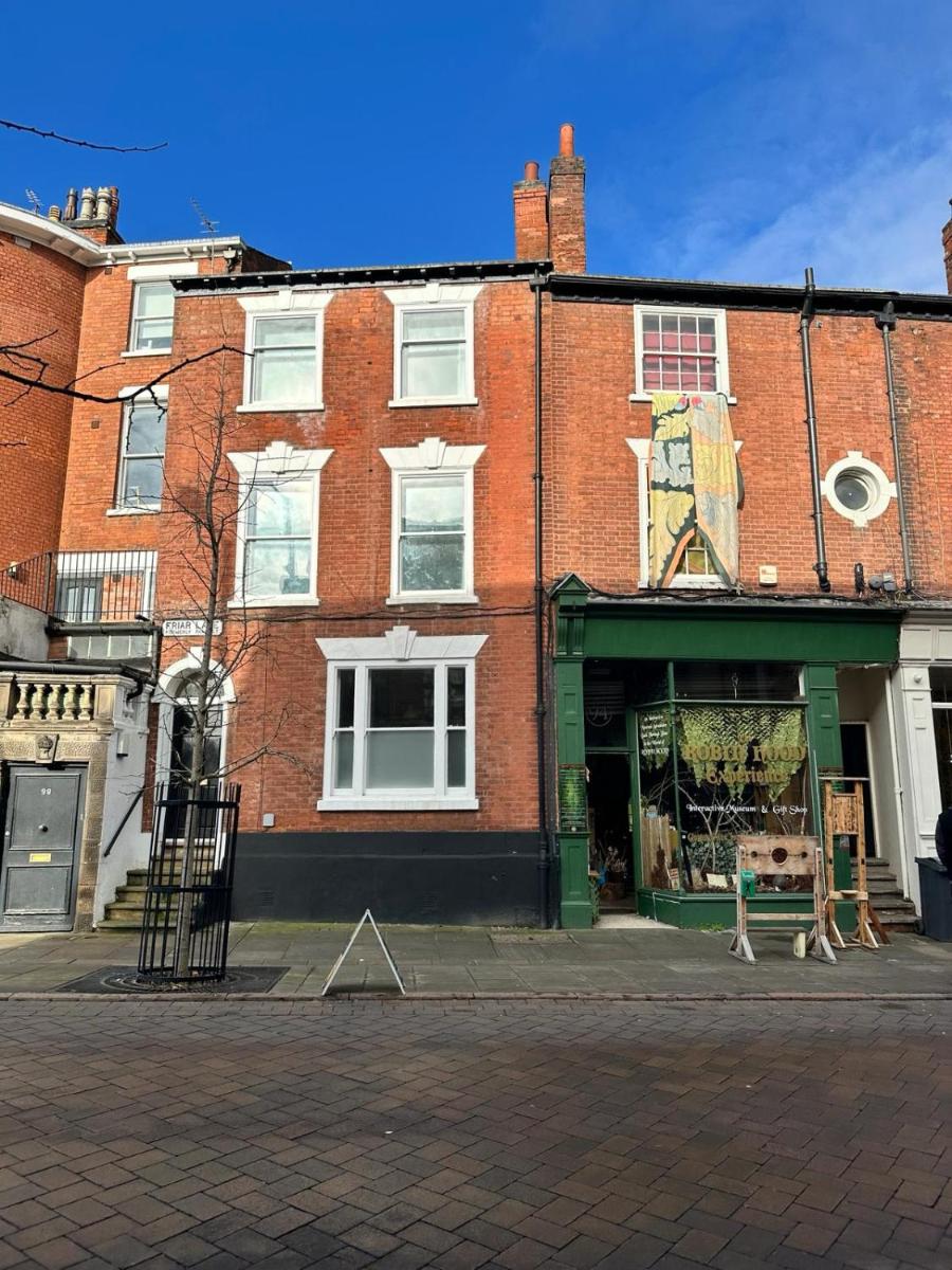 Castle View, 96 Friar Lane - Housity