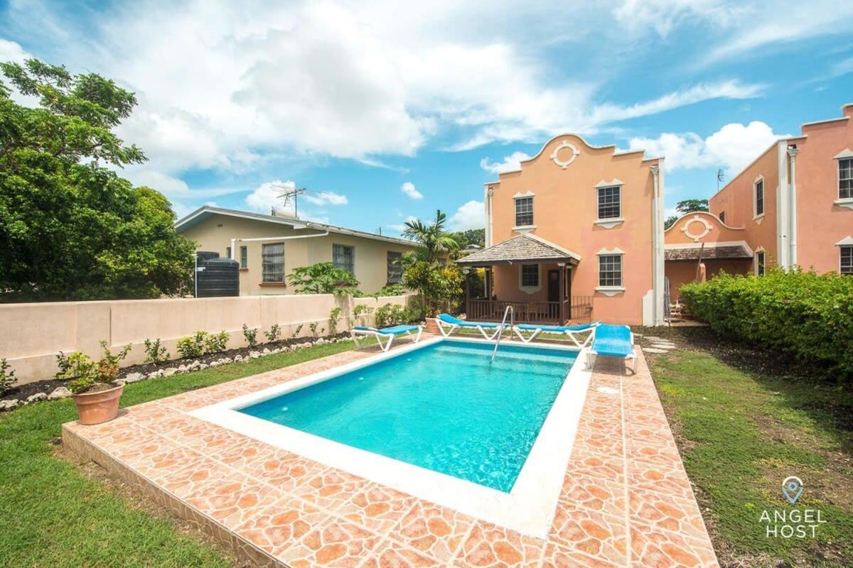 2-Story Townhome with Private Pool, Ideal for Group! - Housity