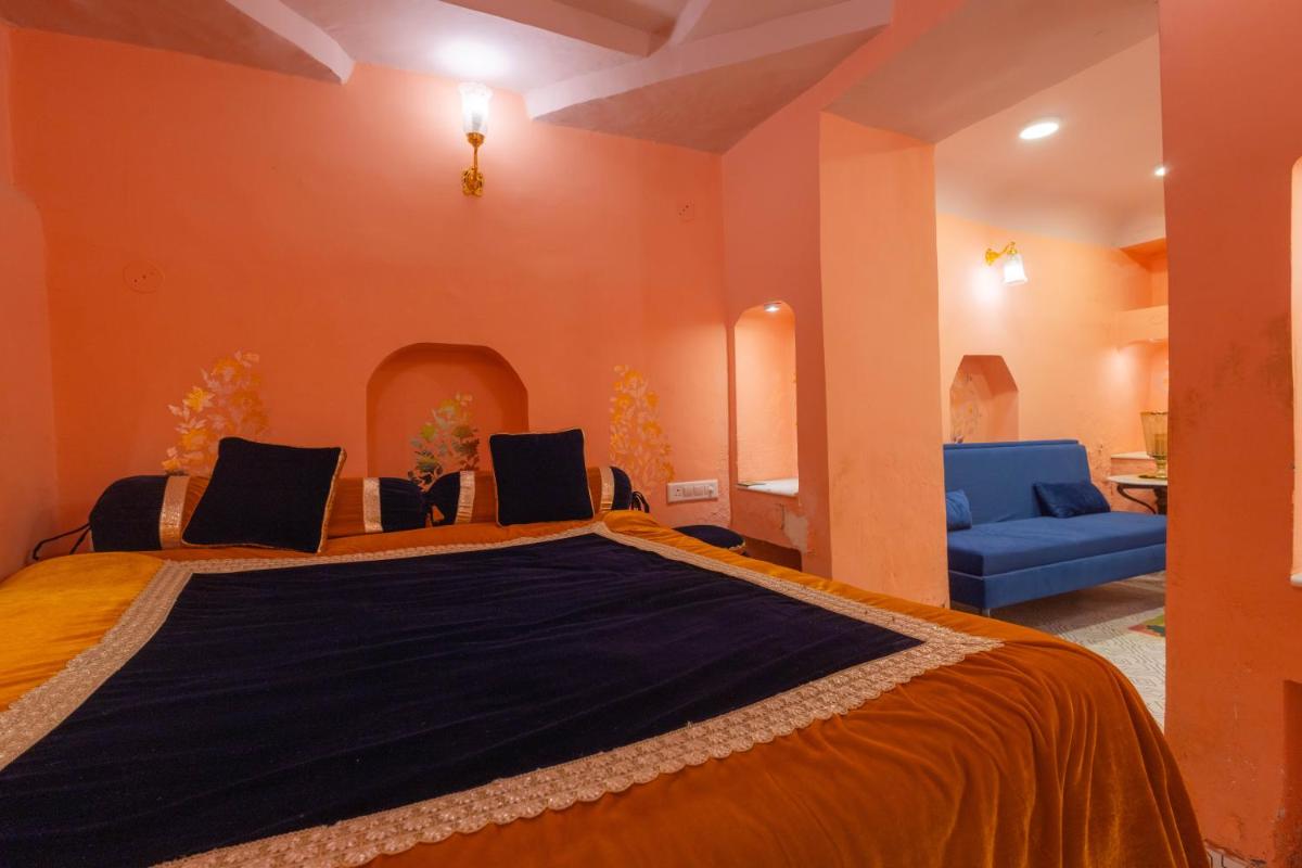 Sheel Mahal- Near Hawa Mahal - Housity