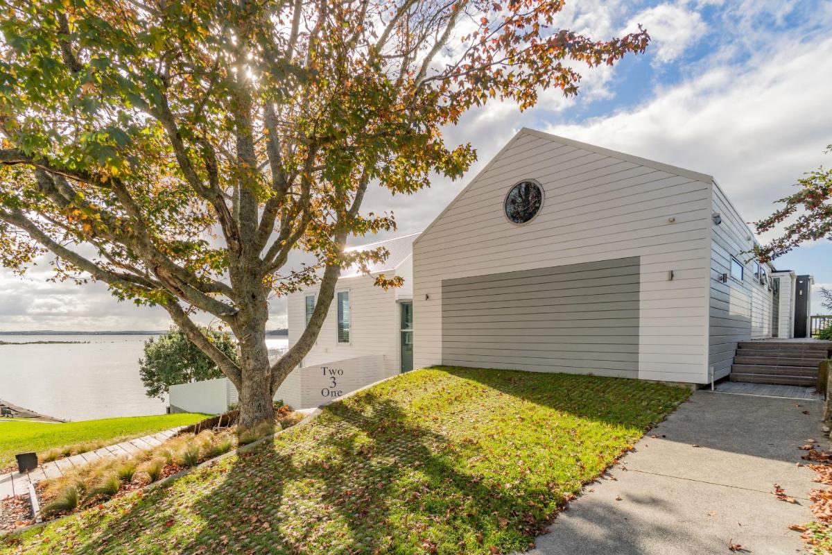 Harbour View - Westmere Holiday Apartment - Housity