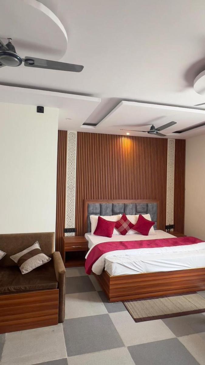 Sunny Pines Resort - Housity