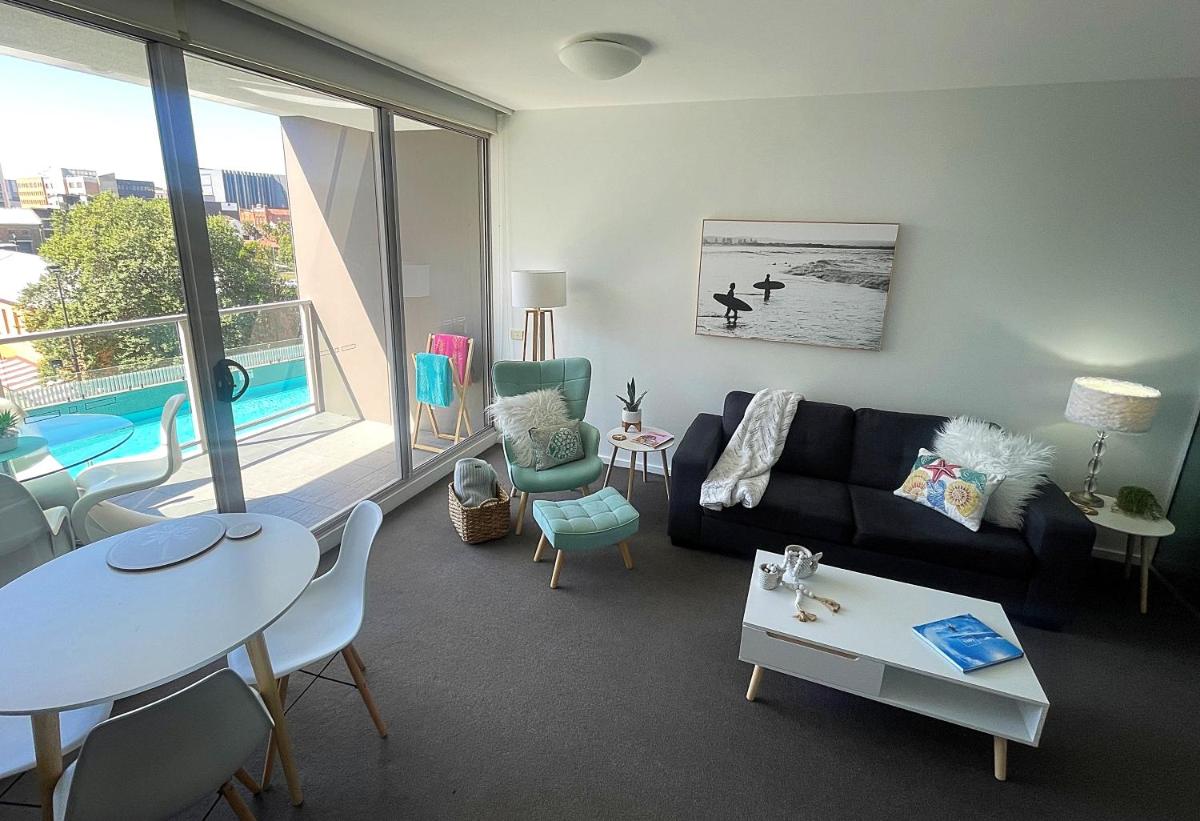 AQUA 306 POOLSIDE Luxury Apartment , Honeysuckle, NEWCASTLE FREE Parking - Housity
