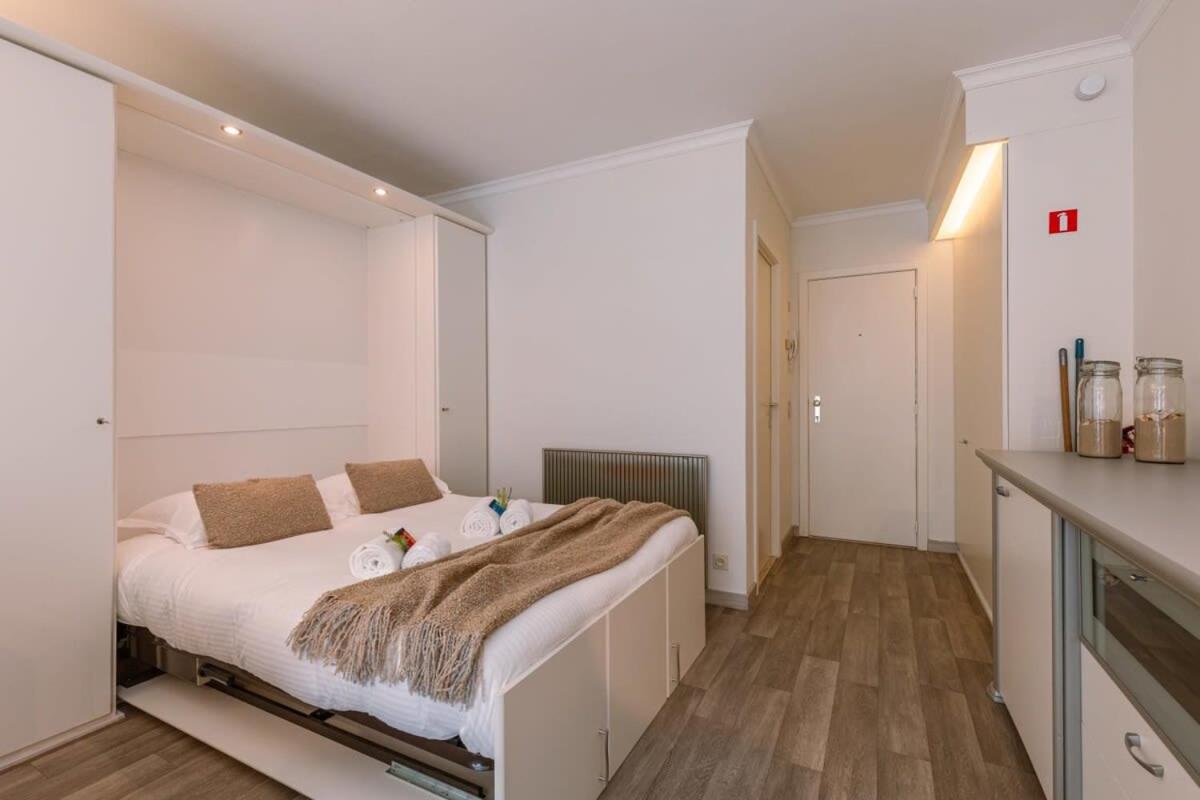 Huswell - Warm studio with sea and new casino view - Housity