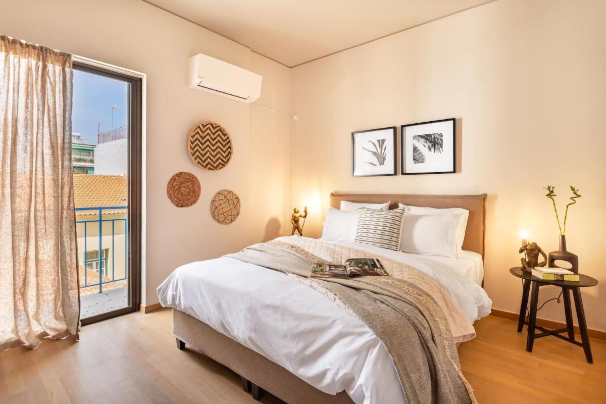 Acropolis View 2-Bedroom Apt, Minimal-Safari Vibe, Big Balcony! - Housity