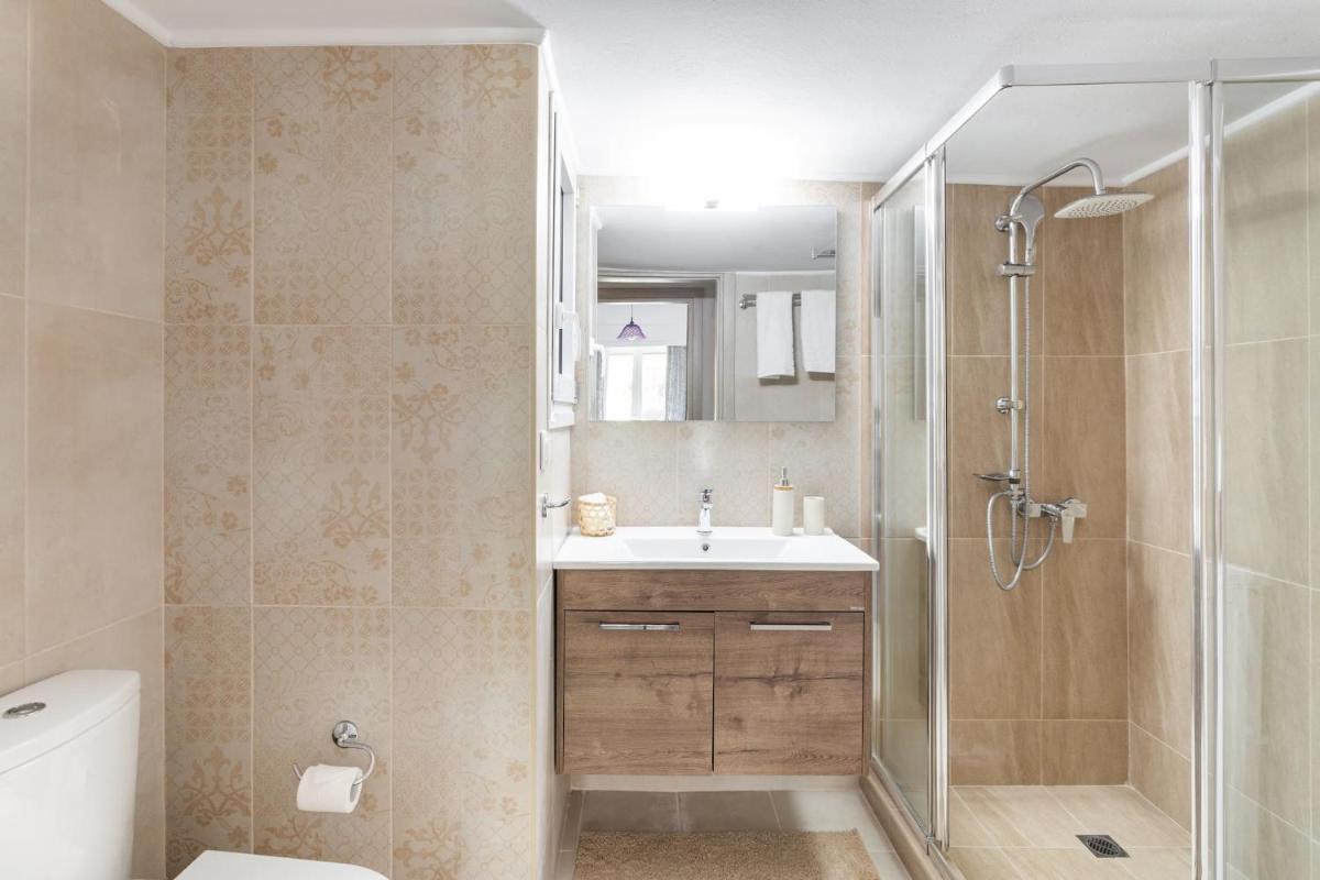 Suitetrails - Explore History from a Chic Central Apartment