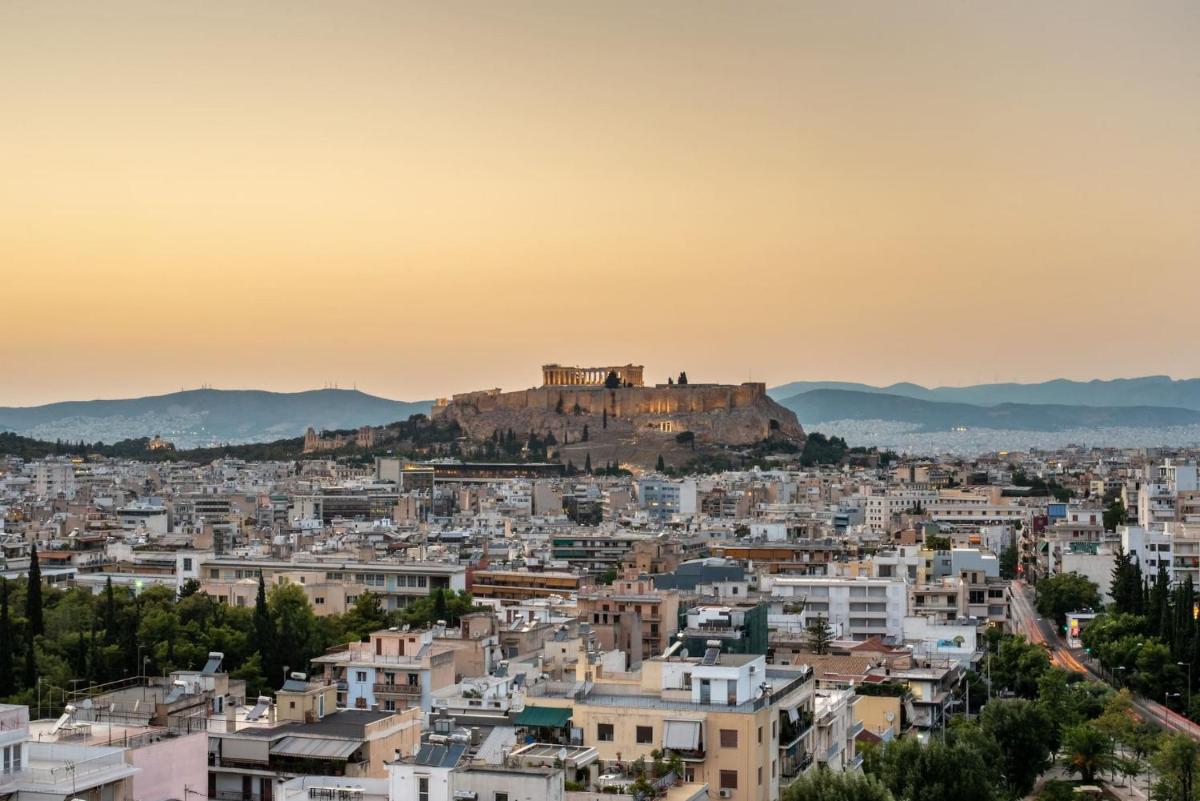 Kalypso, Urban Apartment with Unique Views of The Acropolis! - Housity