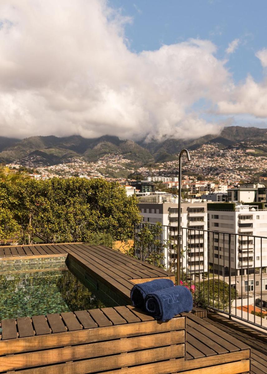 Uma vista geral da montanha ou uma vista da montanha a partir do hotel