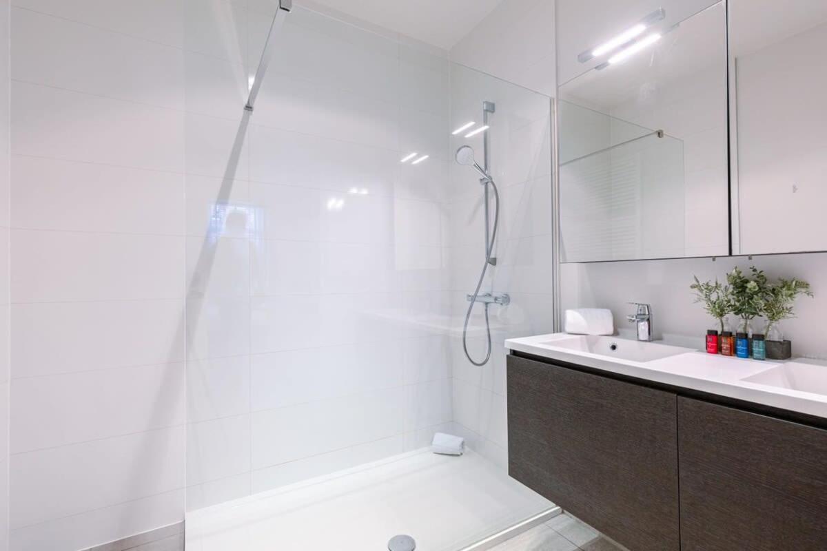 Modern art deco style studio in the heart of Bruges! - Housity