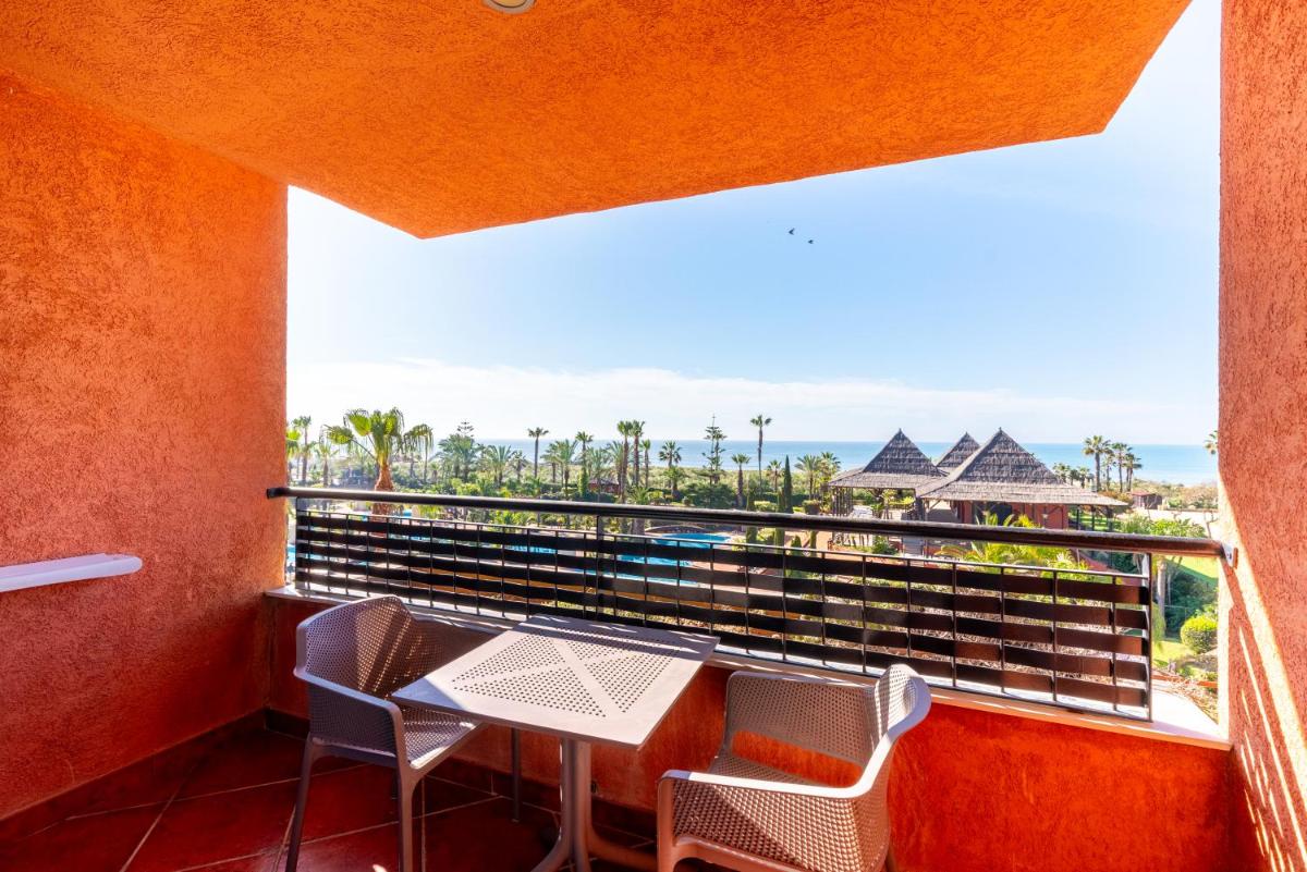Un balcón o terraza de Puerto Antilla Grand Hotel