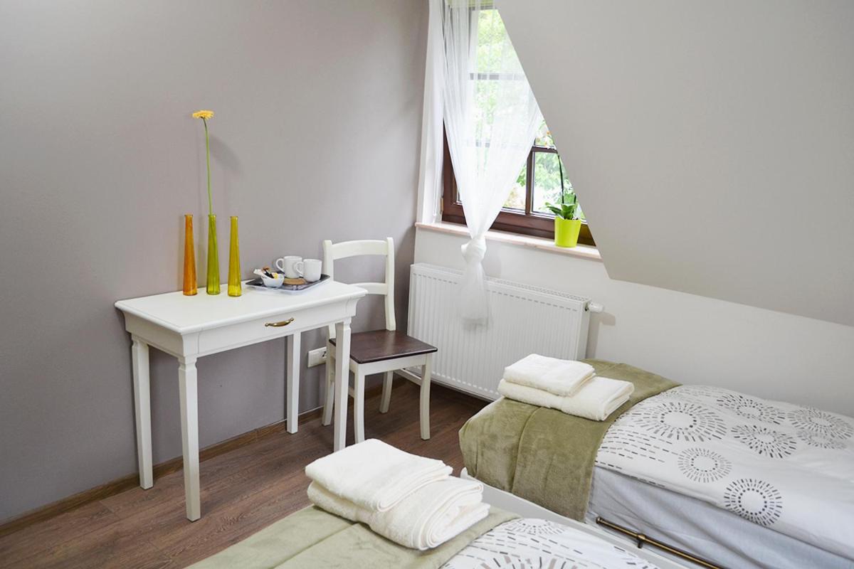 Guest House Na Piętrze - Housity