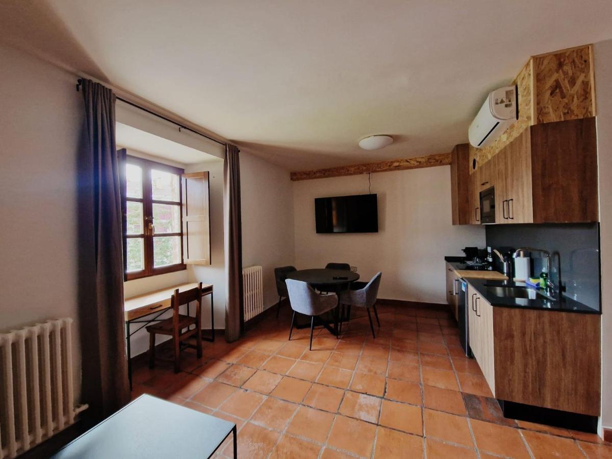Hotel y Albergue Real Fabrica de Ezcaray - Housity