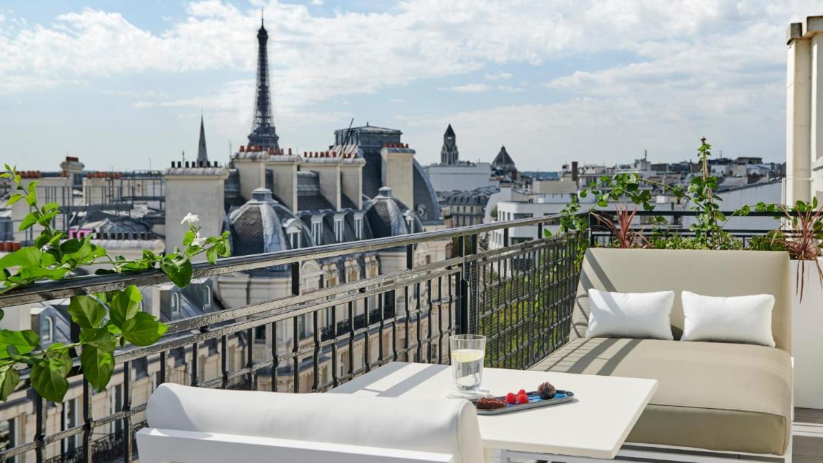 Coin salon dans l'établissement Hôtel Lancaster Paris Champs-Elysées