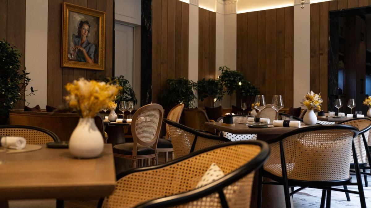 Restaurant ou autre lieu de restauration dans l'établissement Hôtel Lancaster Paris Champs-Elysées