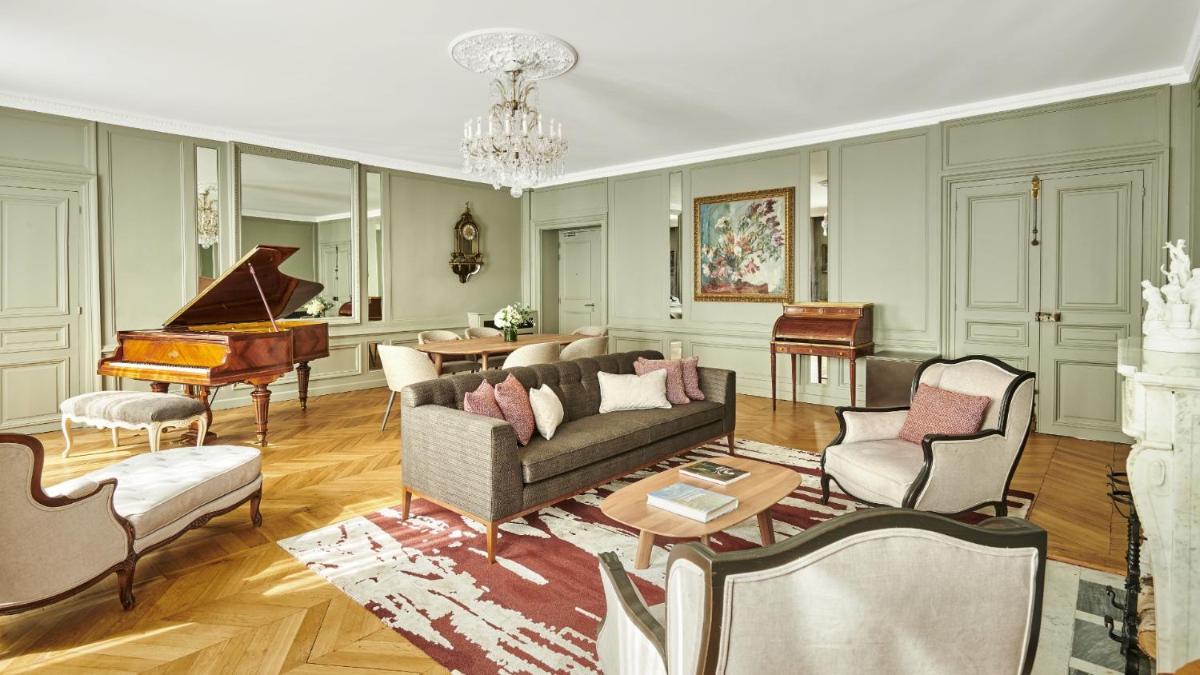 Coin salon dans l'établissement Hôtel Lancaster Paris Champs-Elysées