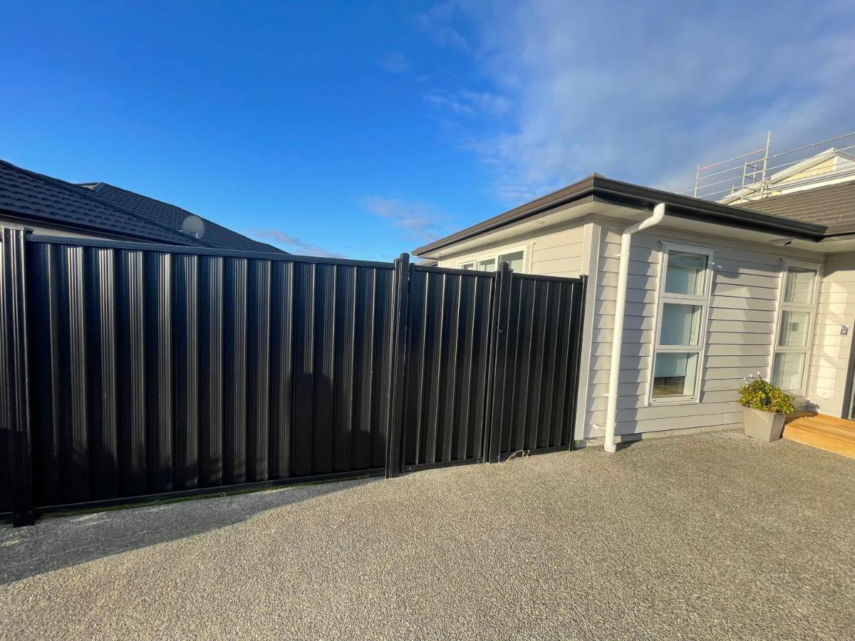 Private Ensuite with Spa in Upper Hutt - Housity