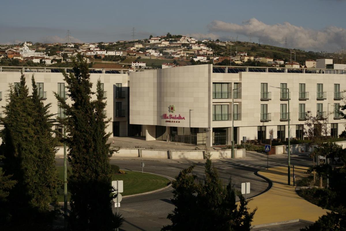 Uma vista geral da montanha ou uma vista da montanha a partir do hotel