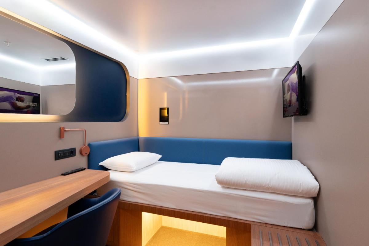 YOTELAIR Istanbul Airport, Duty free - International Transit area - Housity