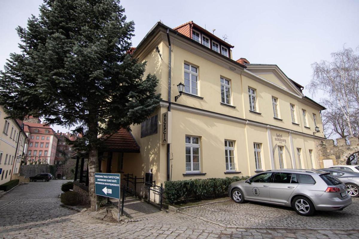 Hotel Zamkowy - Housity