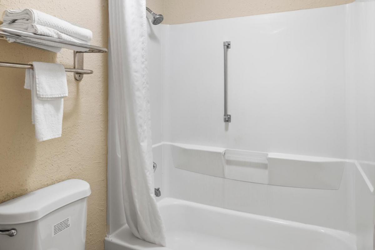 Quality Inn Kingsland - Housity