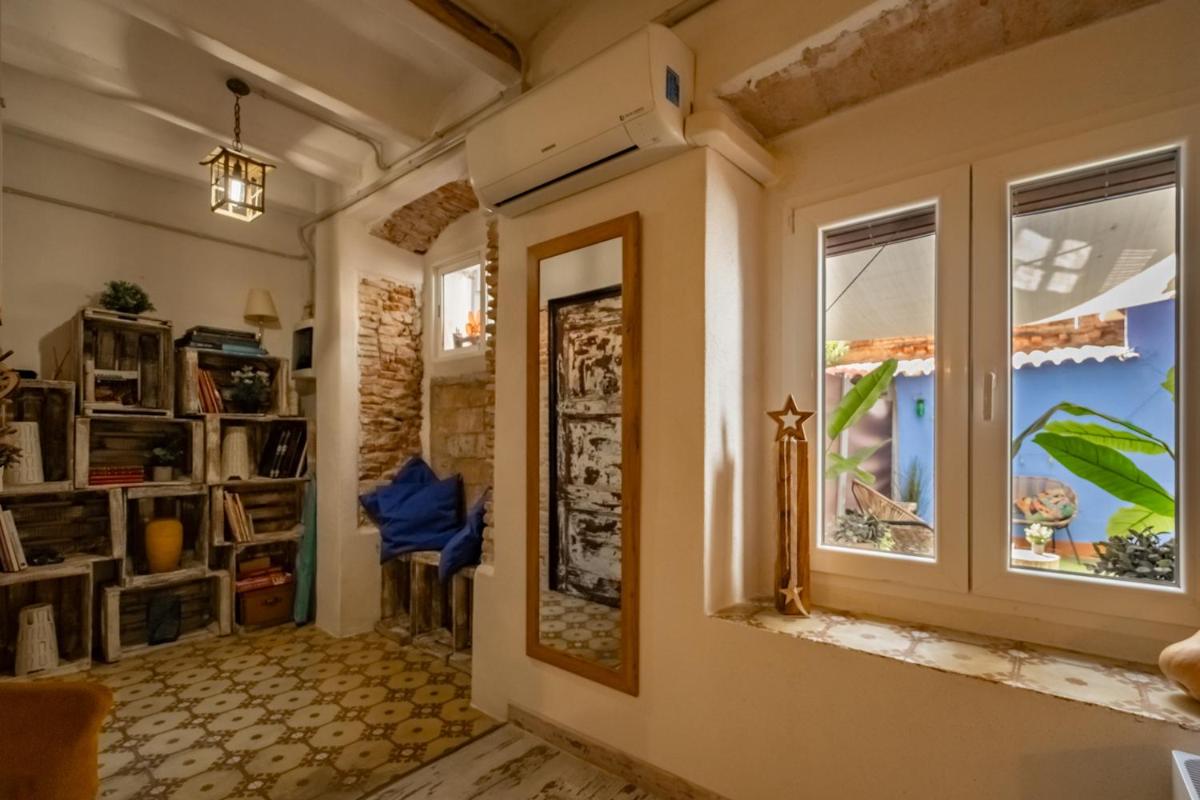 Apartamento en el corazón de Tarragona. Planta baja con patio. - Housity