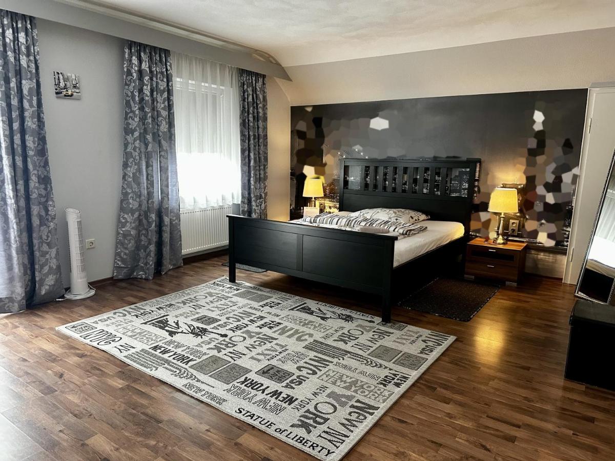 Haus Alt - Housity