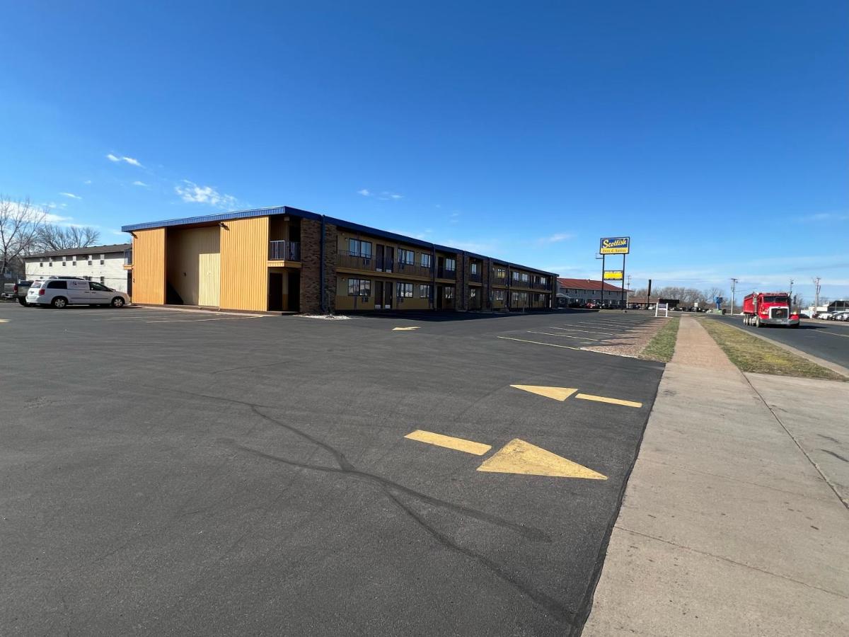 Scottish Inn & Suites - Eau Claire - Housity