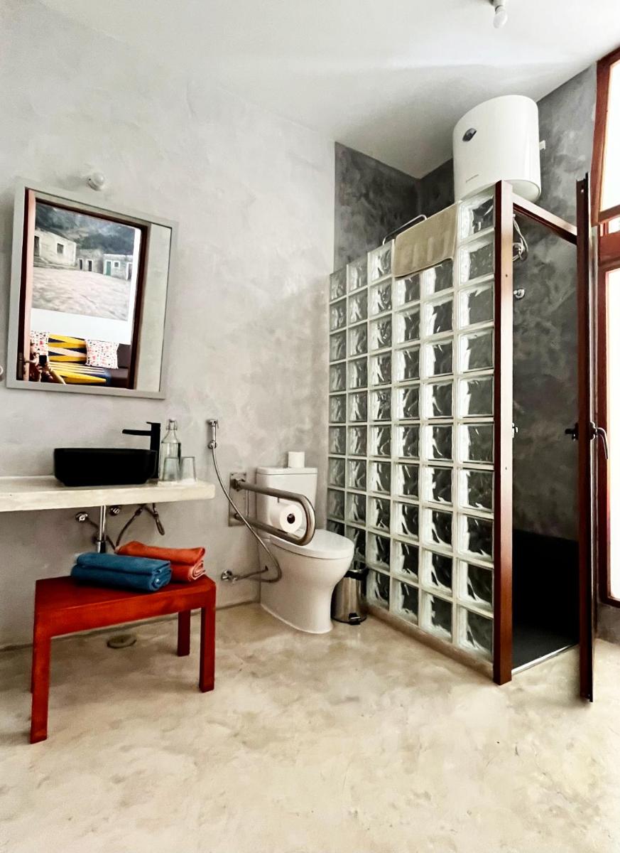 Casa de Poço Guest House and Gallery - Housity
