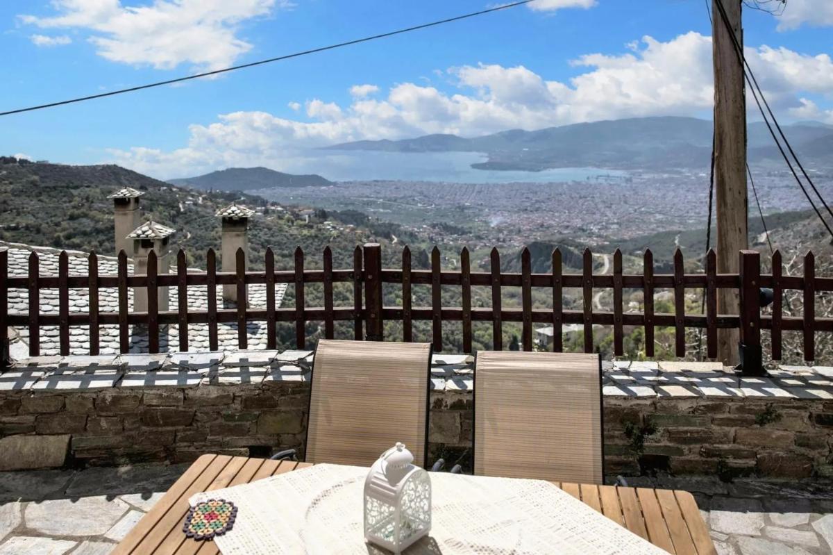 Spacious house with sea view in Volos - Housity