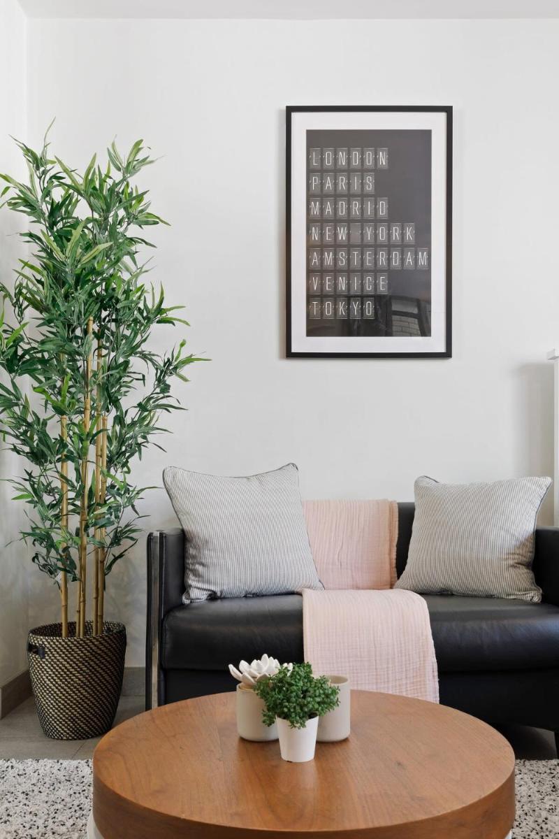 Stylish & Cozy Beach Studio, 5min walk to Bondi Beach - Housity