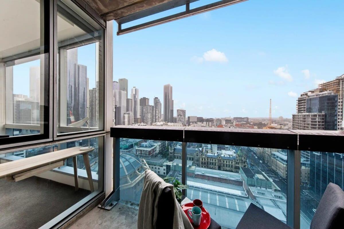 A Cozy 2BR Apt in QV City Views FREE Parking - Housity