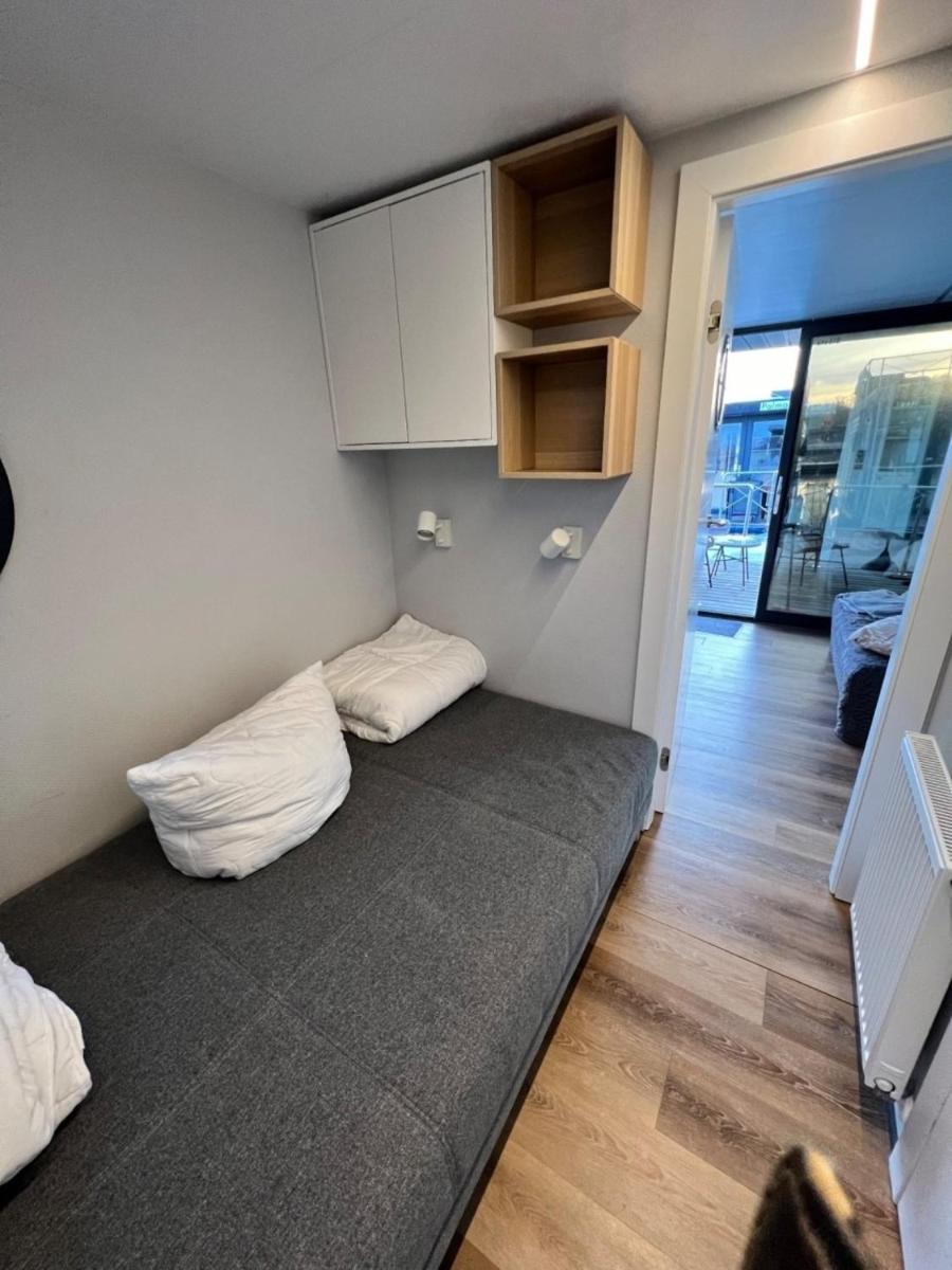 Flying Phoenix - Housity
