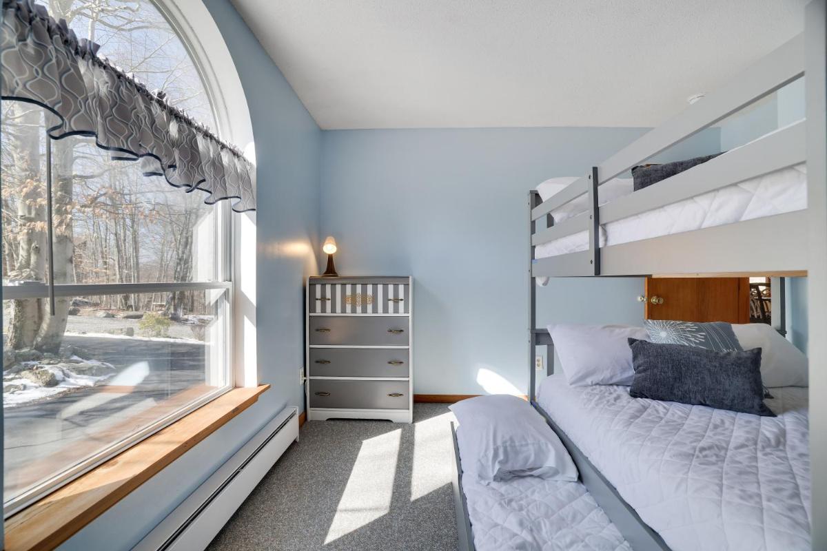 The Quiet Pond Lookout - The Hideout - Housity