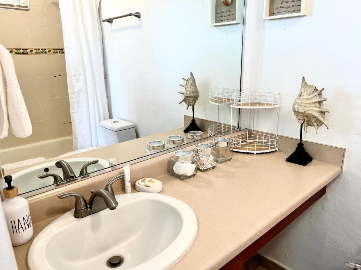 NEW! Hidden Gem - Beach + Pool + Penthouse Terrace Amazing view of the Ocean and Rainforest - Housity