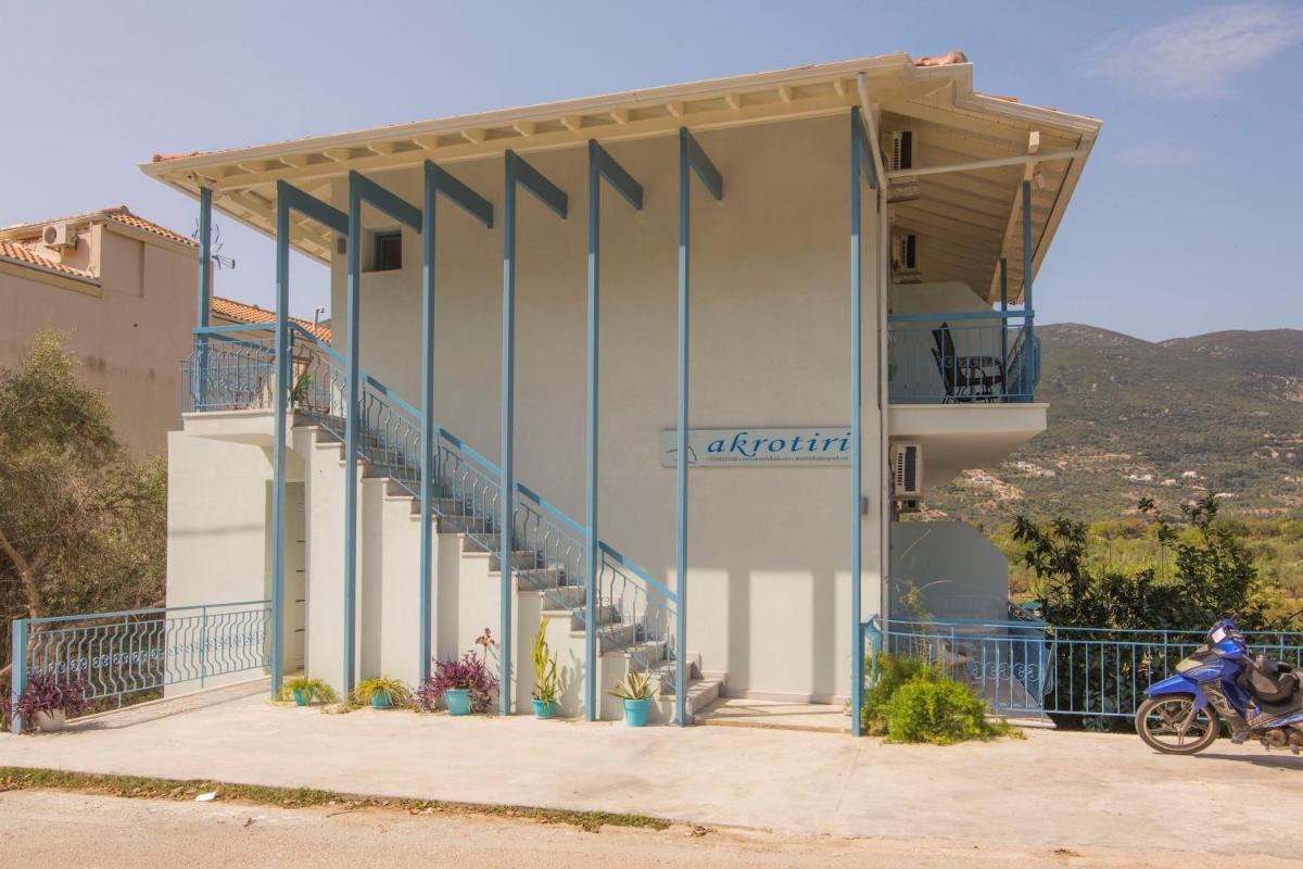 AκrotiriResort - Housity