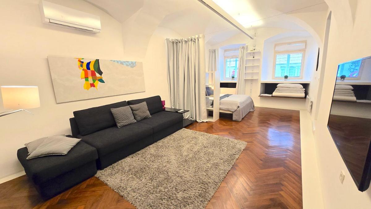 Suitetrails - Mart's Choice Apartment