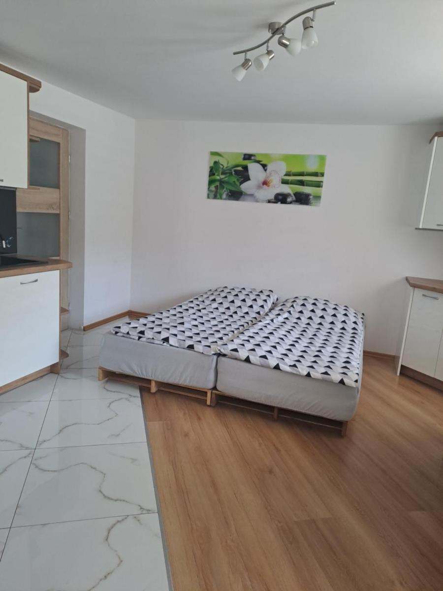 Mieszkanie z niezależnym wejściem - Housity
