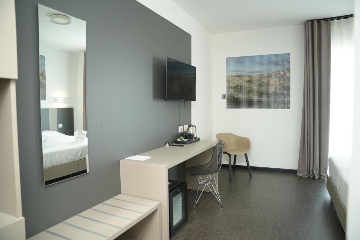 HOTEL MOSAICO - Housity