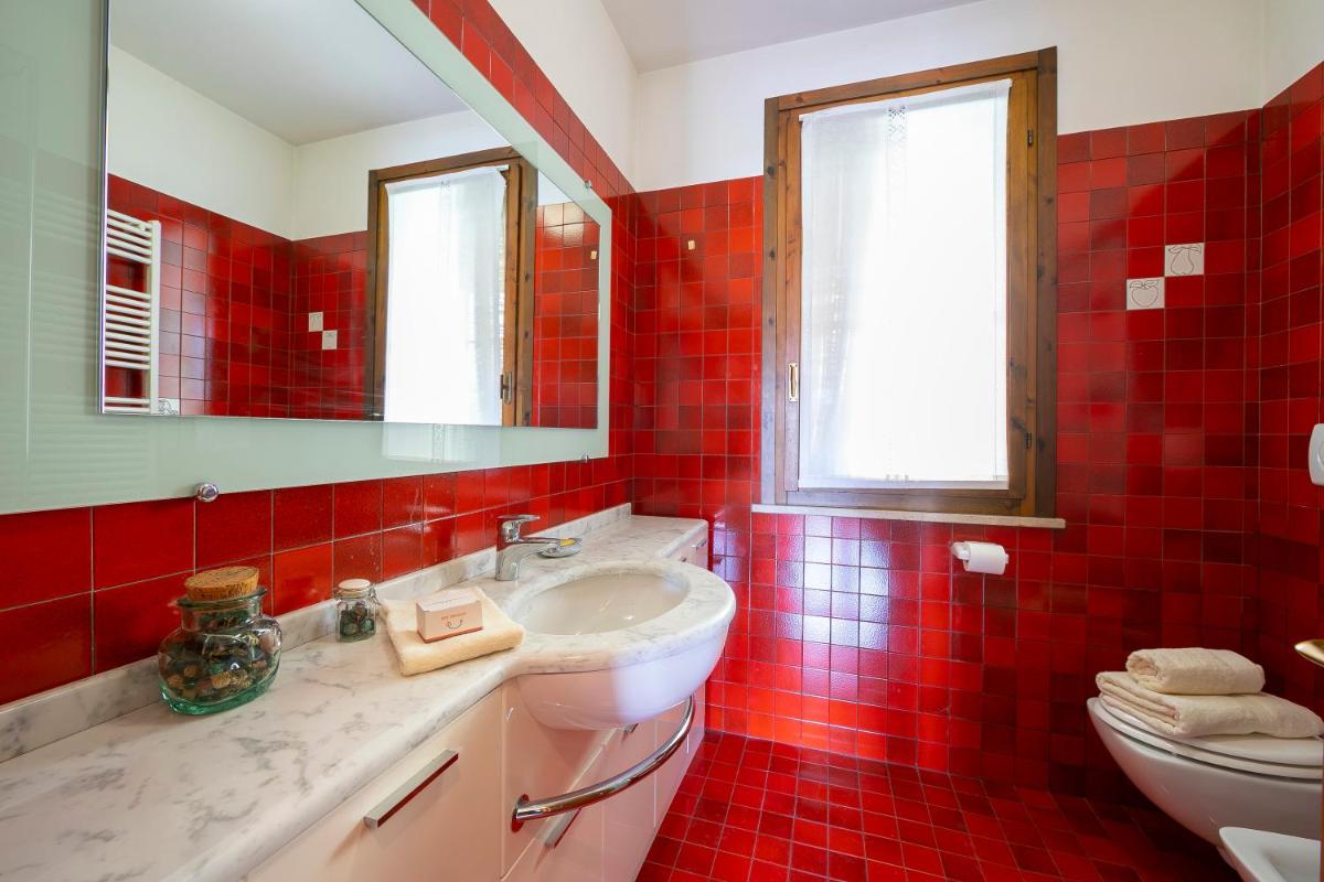 Cinzia Apartment Front Beach - Happy Rentals - Housity