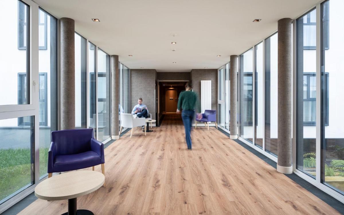 Coin salon dans l'établissement Kyriad Prestige Saint-Malo