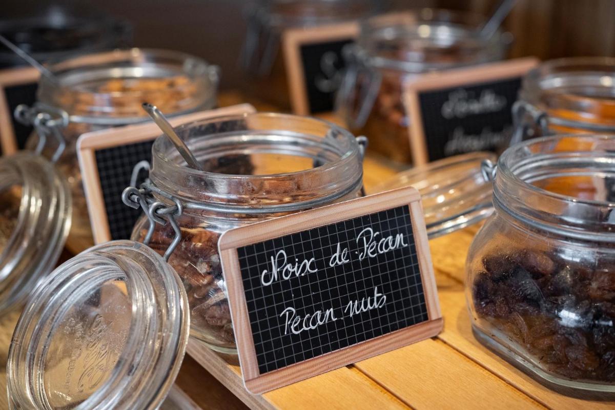 Nourriture dans l'hôtel ou à proximité