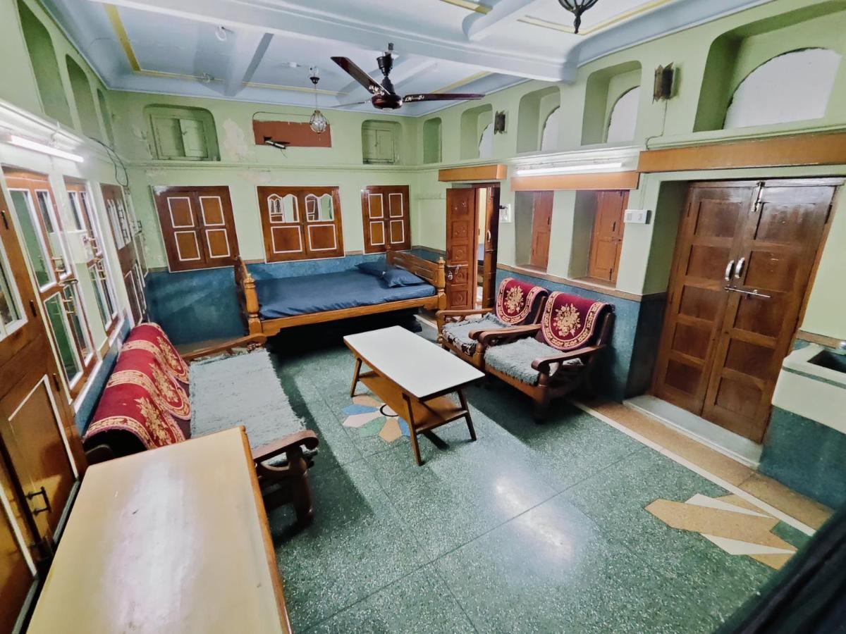 Tej Guest House - Housity