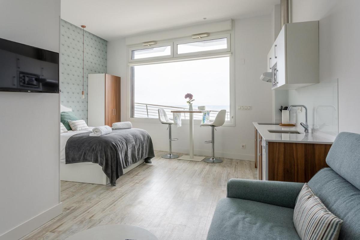 APARTAMENTOS KRESALA - Vistas al mar - Housity