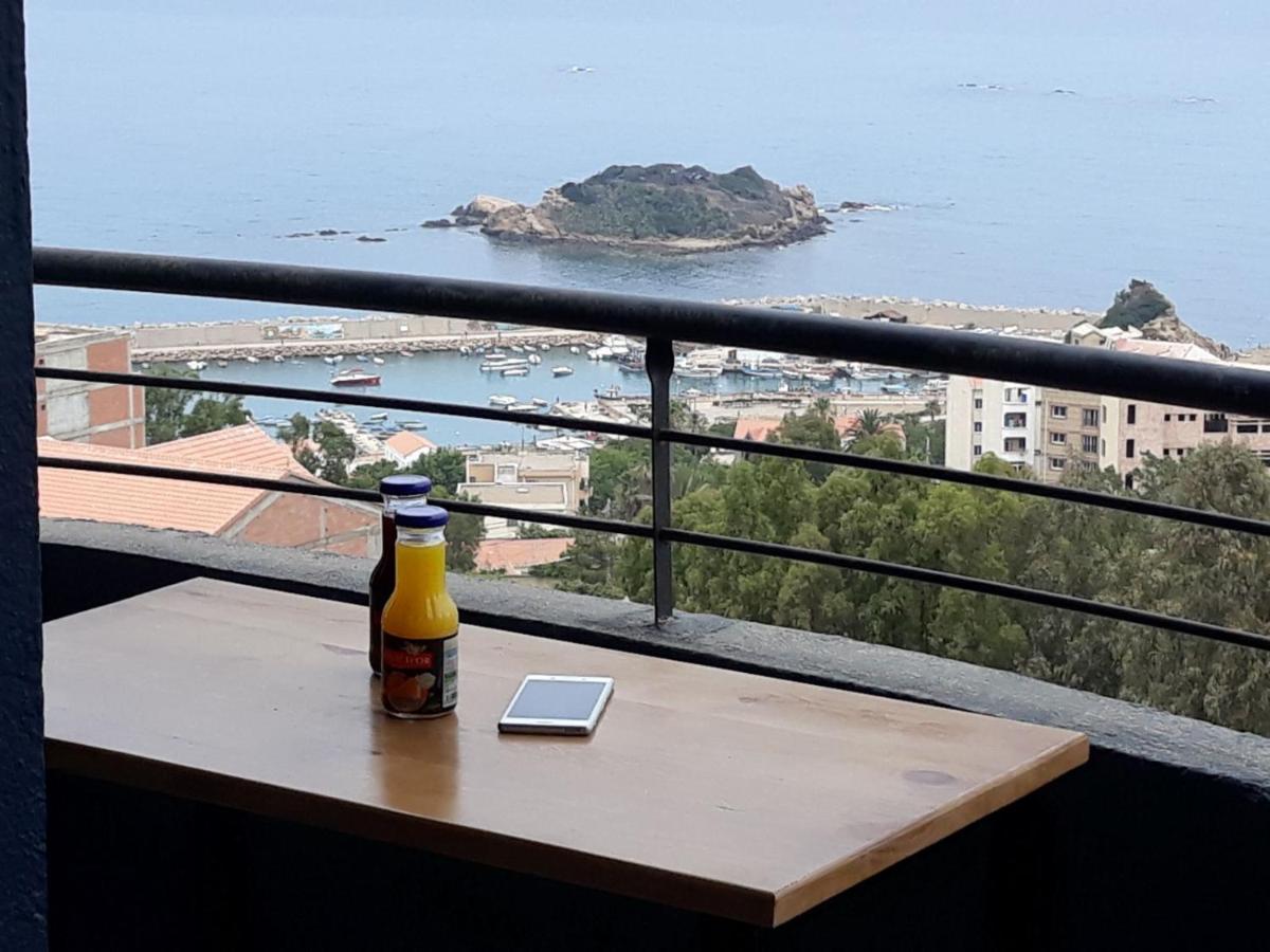 Suitetrails - Immeuble Thala Tigzirt appart 90m avec 2h de piscine privée