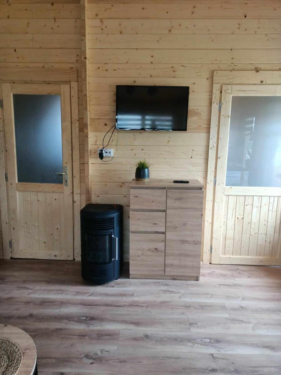 Domek nad stawem - Housity