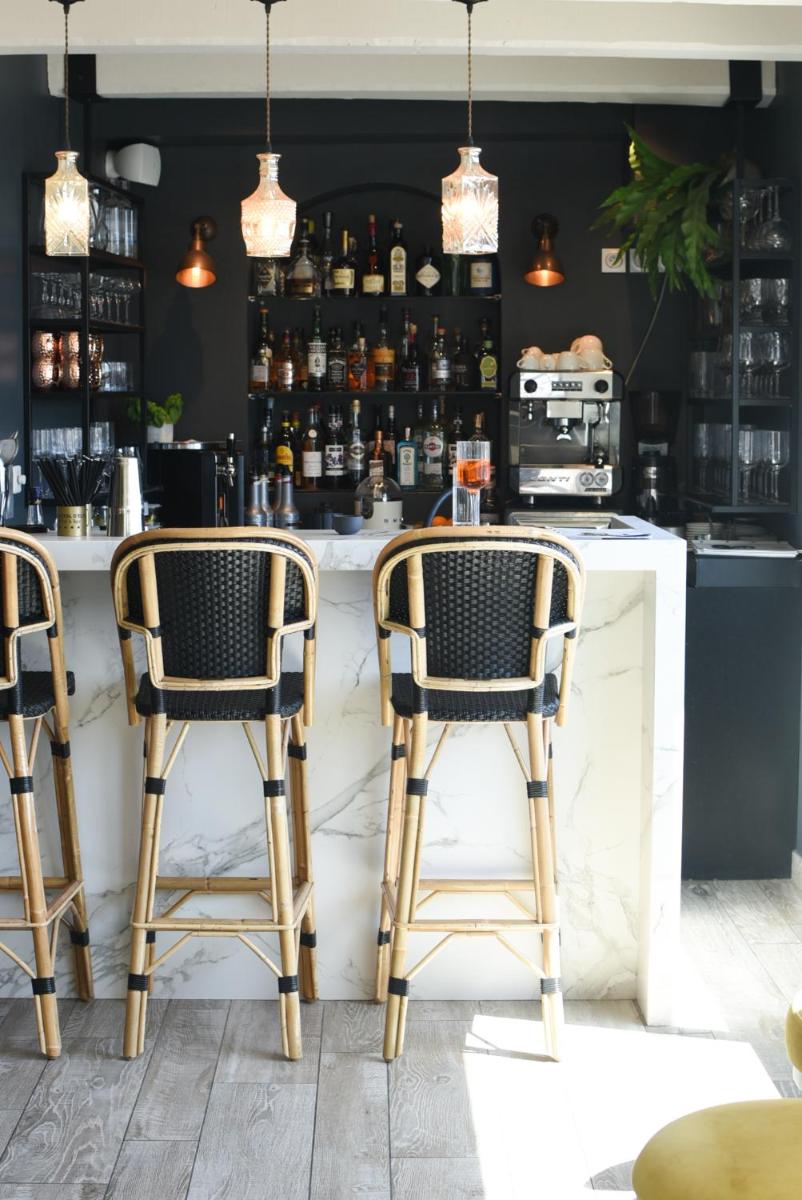 Salon ou bar de l'établissement Le Général d'Elbée Hotel & Spa - Teritoria