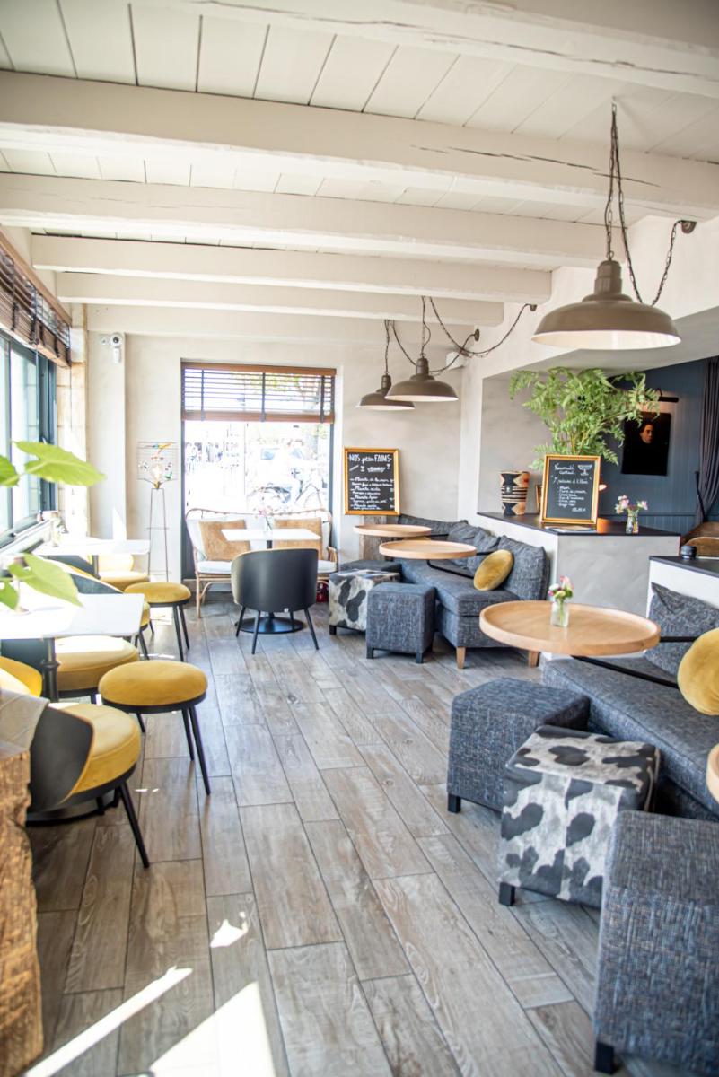 Coin salon dans l'établissement Le Général d'Elbée Hotel & Spa - Teritoria